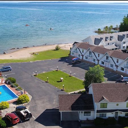 Bridgeview Motel マッキノー・シティ エクステリア 写真
