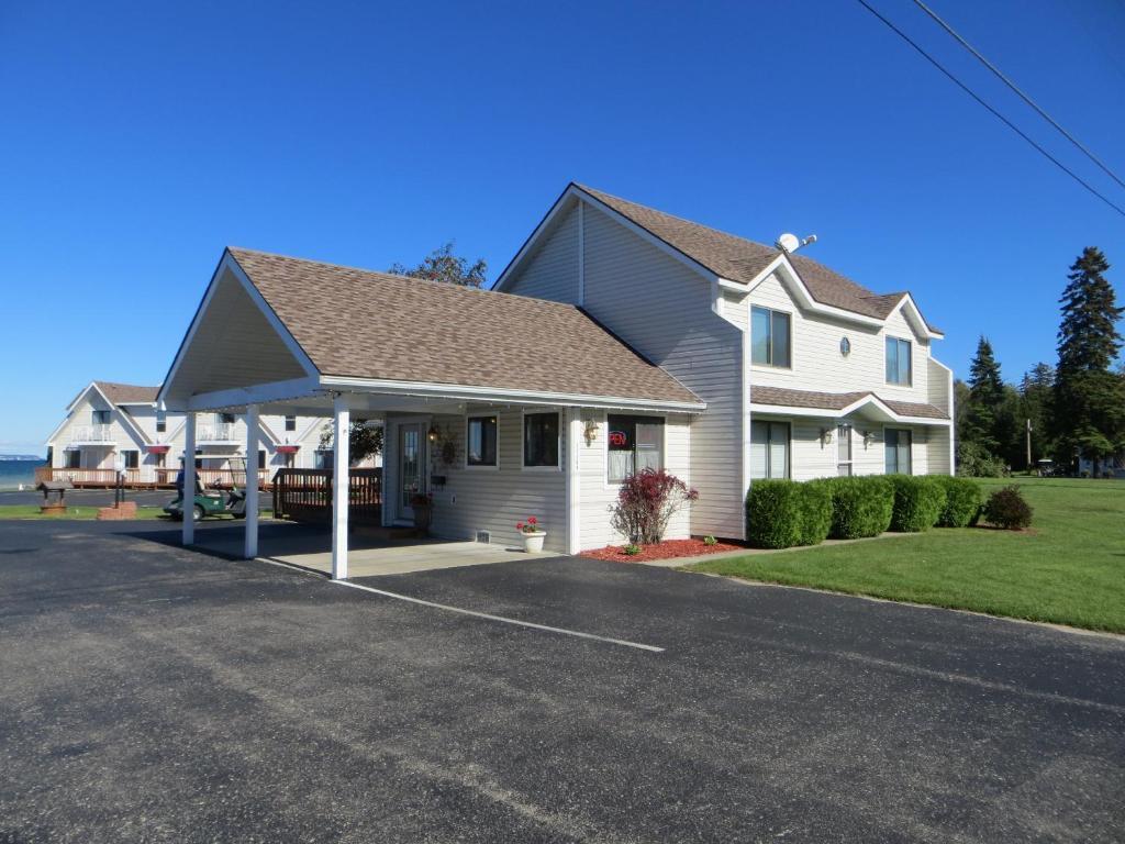 Bridgeview Motel マッキノー・シティ エクステリア 写真